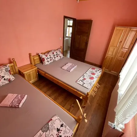 Holiday home къщи мaхони *